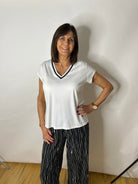 Peruzzi White & Black V Neck Top Tops & knitwear Elmay Boutique 